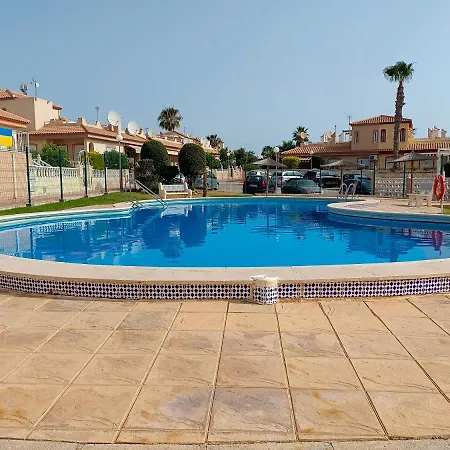 Maison Climatisee Avec Solarium, Wifi Et Piscine *