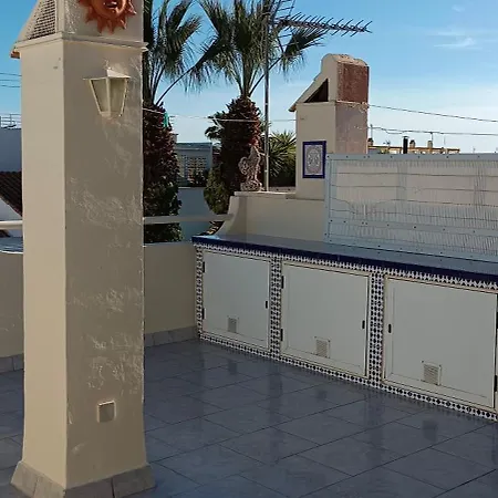 Maison Climatisee Avec Solarium, Wifi Et Piscine